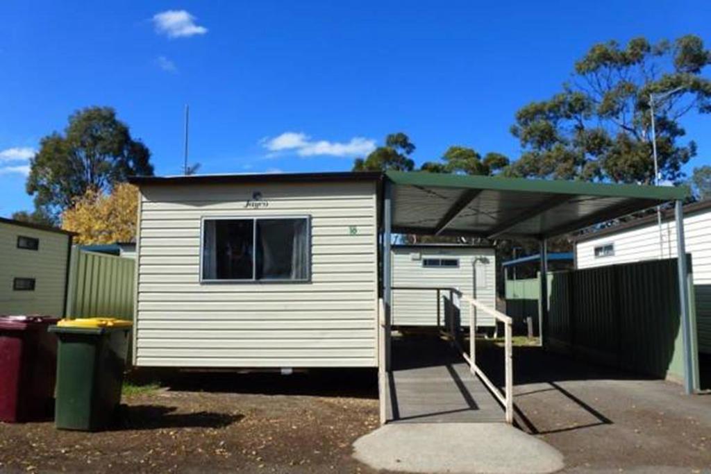 Horsham Riverside Caravan Park Стая снимка