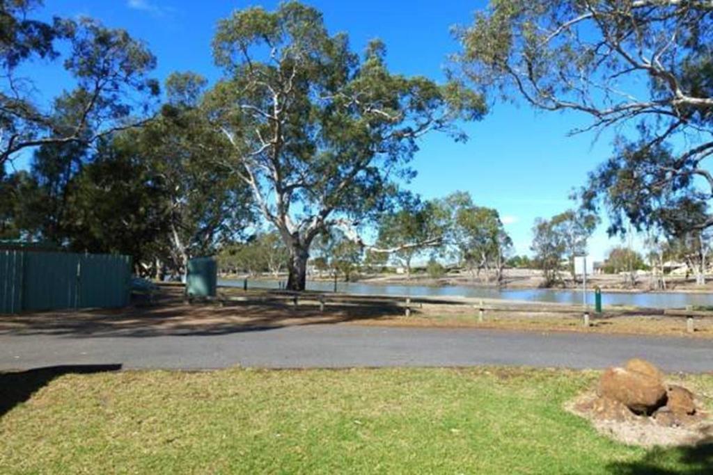 Horsham Riverside Caravan Park Екстериор снимка